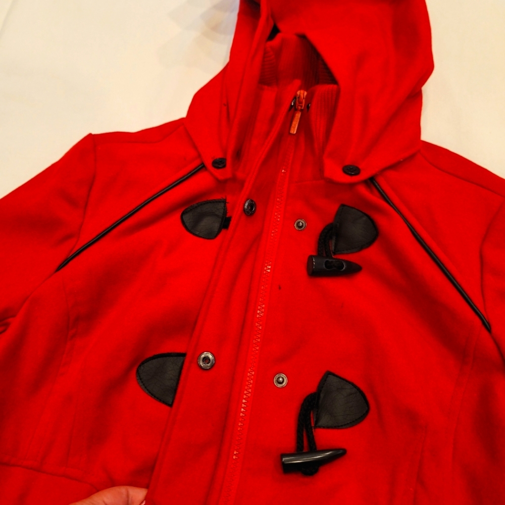 Red Wool Trenchcoat with Toggle details and Removable Hood - Picture 6 of 9